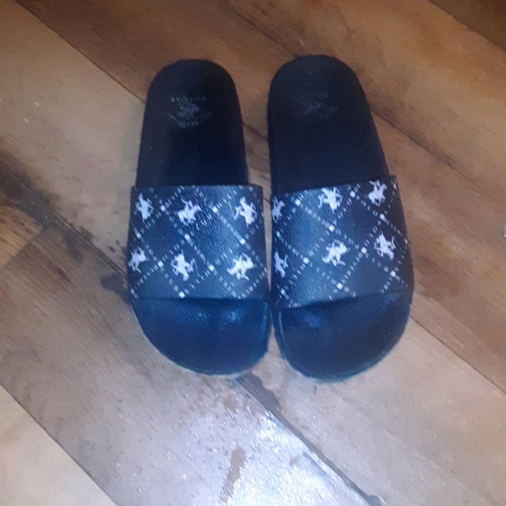 Sandles